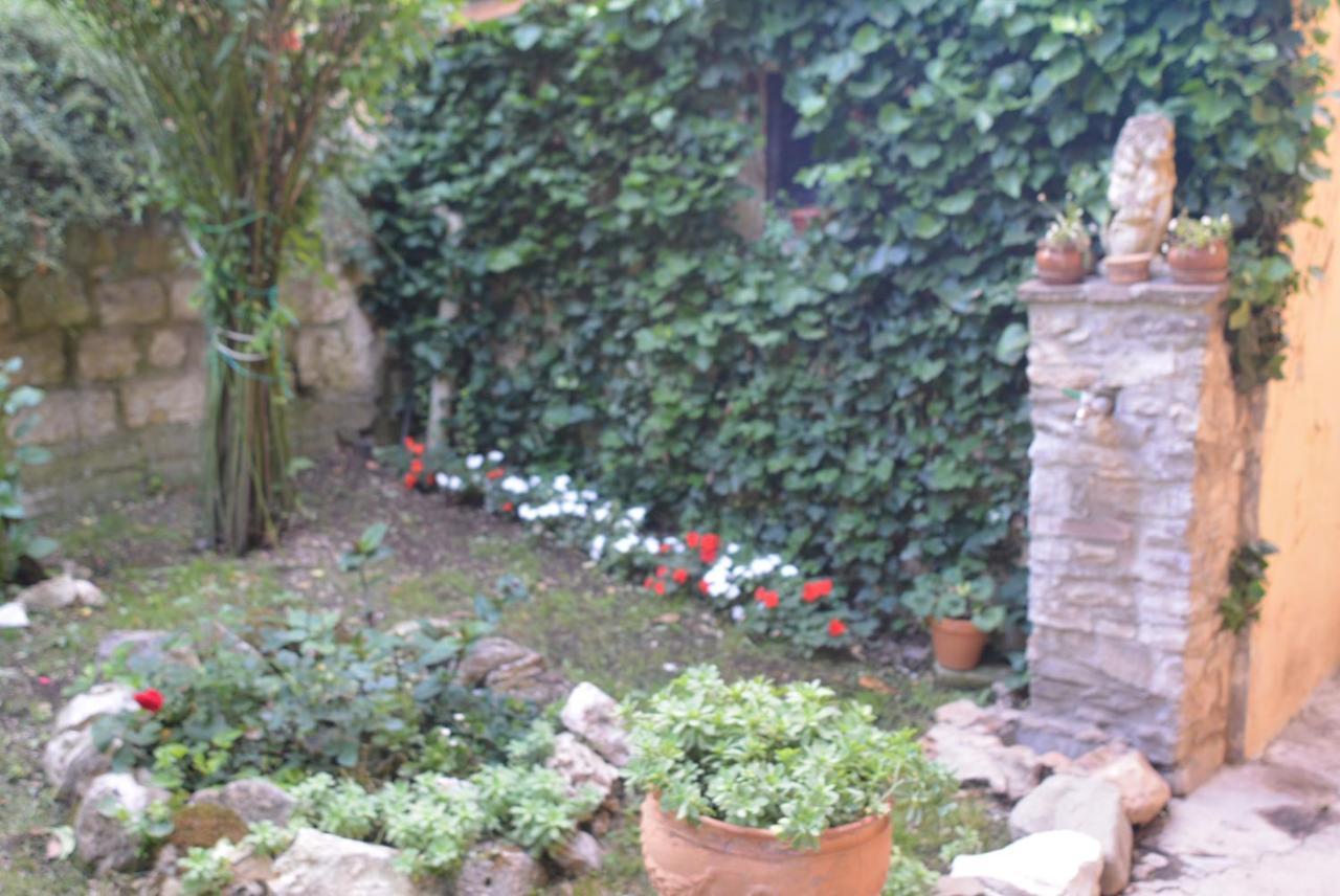 Villa Mischianti กุบบีโอ ภายนอก รูปภาพ